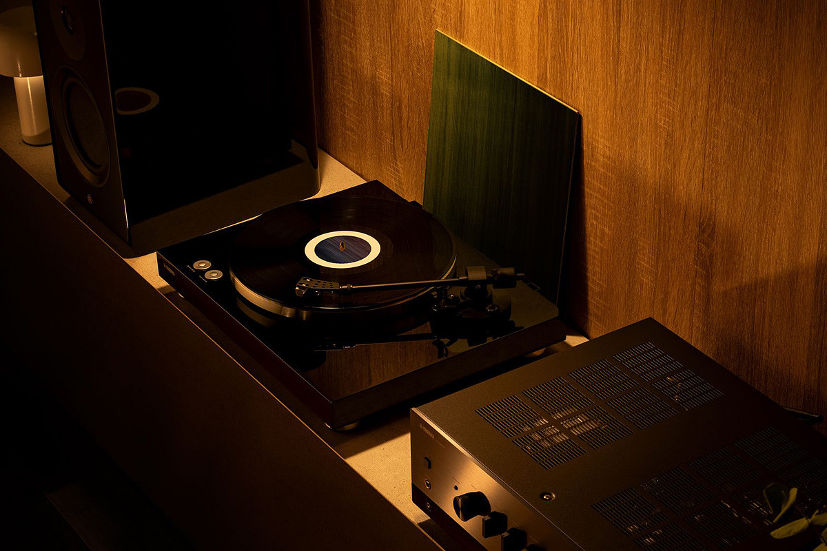 Yamaha TT-S303 Black - gramofon analogowy