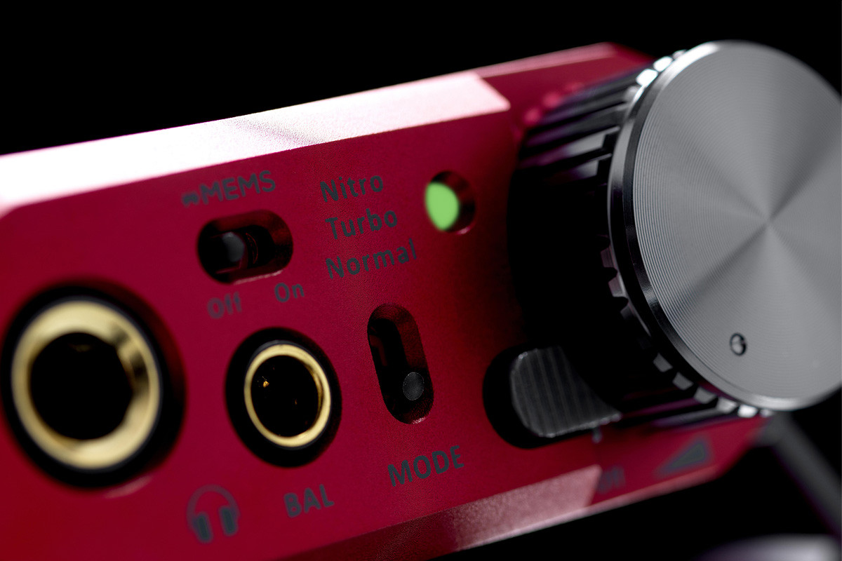 iFi audio iDSD Diablo 2 - wzmacniacz słuchawkowy z przetwornikiem DAC USB