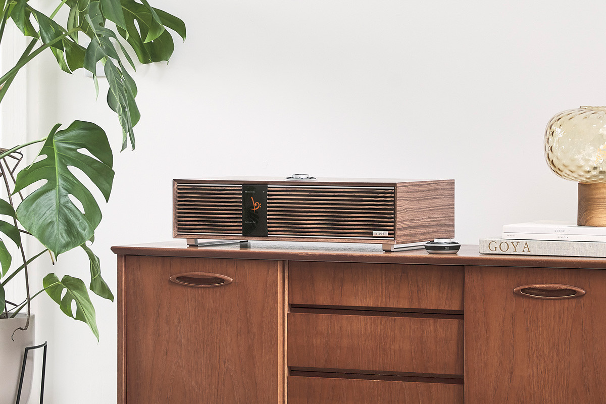 Ruark Audio R410 Walnut - system audio typu "all-in-one"