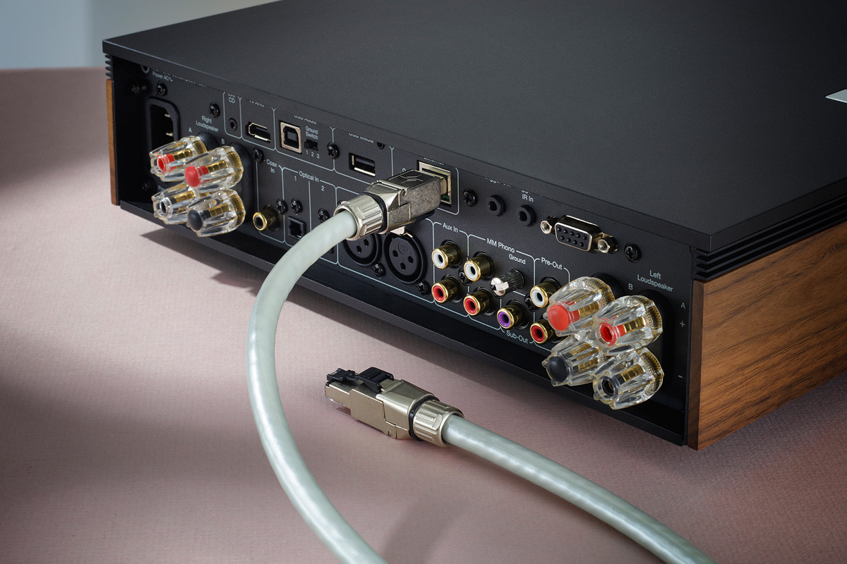 QED Reference Ethernet - przewód typu patchcord RJ45/RJ45 o długości 2 m