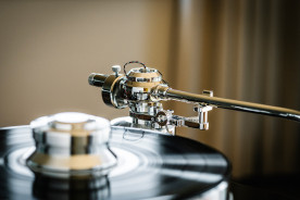 Pro-Ject Signature 12.2 Piano Black - gramofon analogowy