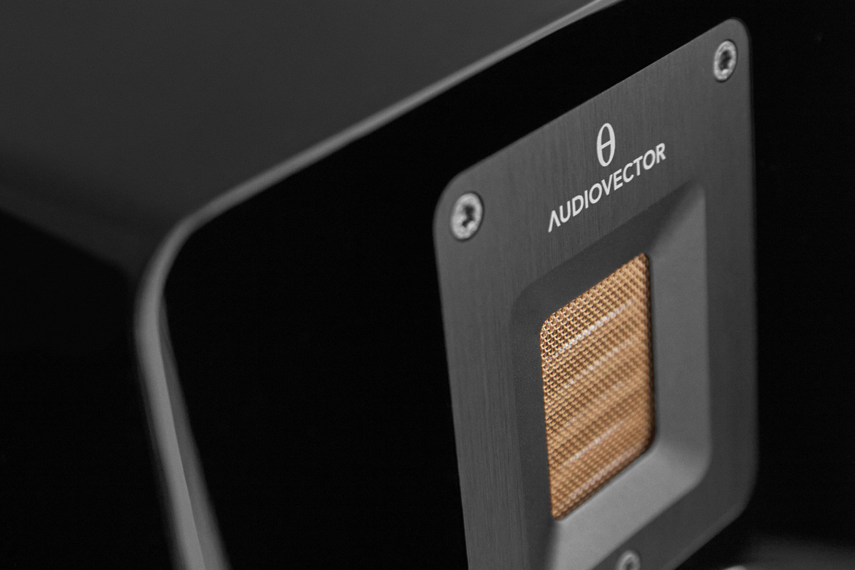 Audiovector QR 1 Dark Walnut - kolumny podstawkowe