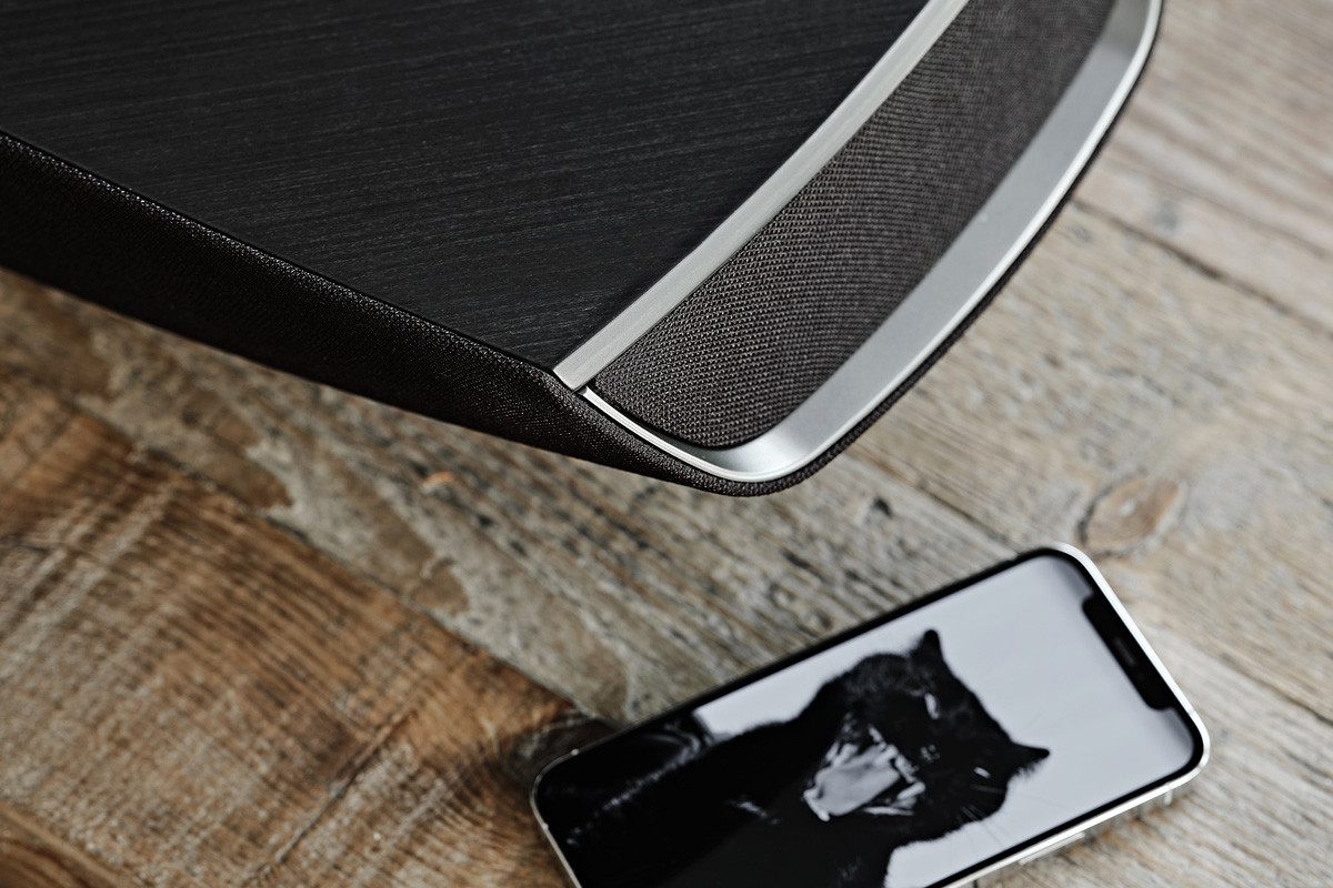 Sonus Faber Omnia Graphite - system audio typu "all-in-one"