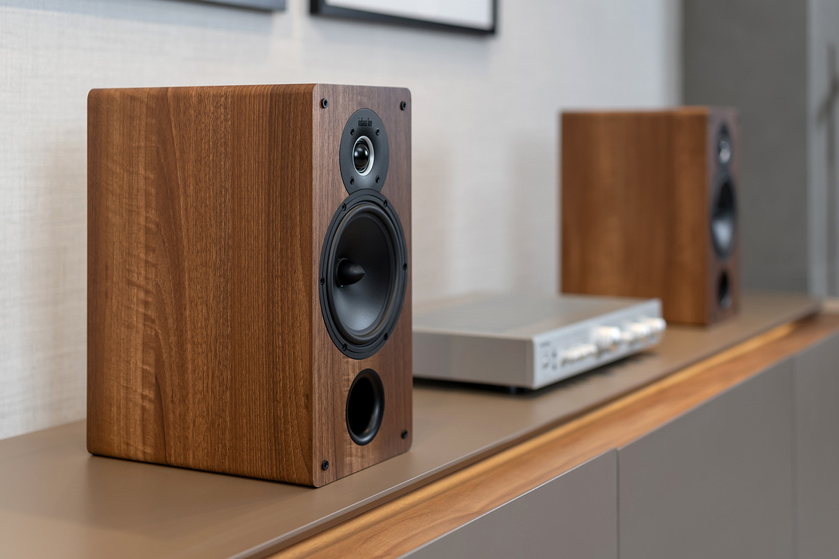 Indiana Line TESI 261 Light Walnut - kolumny podstawkowe