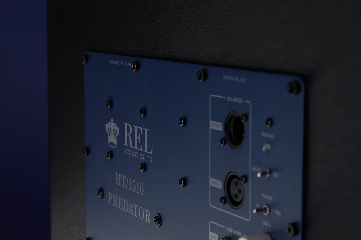 REL HT/1510 Predator II Black - subwoofer aktywny