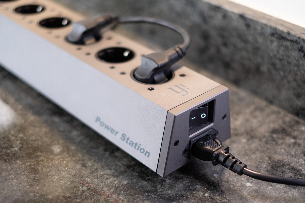 iFi audio PowerStation - listwa zasilająca