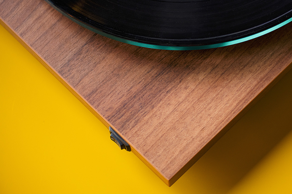 Pro-Ject T2 W White Satin - gramofon analogowy