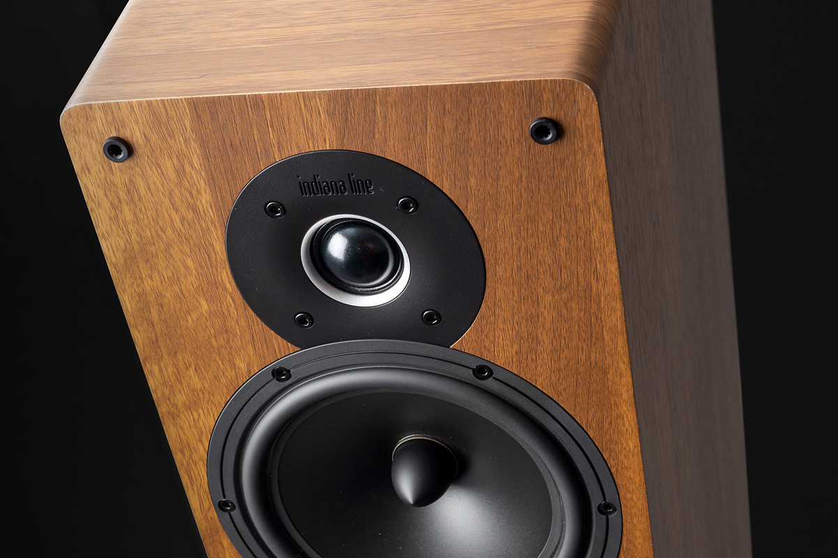 Indiana Line TESI 661 Light Walnut - kolumny podłogowe | outlet