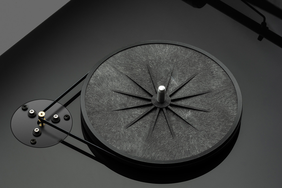 Pro-Ject E1.2 Black High Gloss - gramofon analogowy