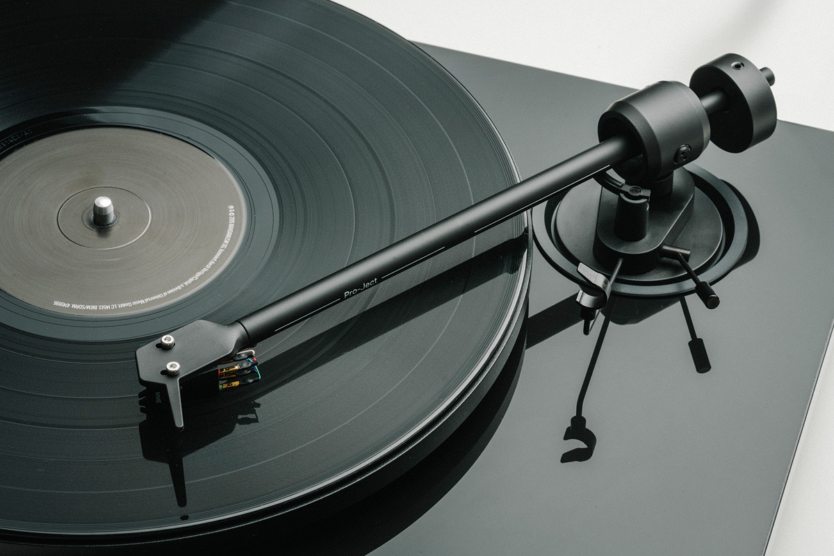 Pro-Ject E1.2 White Satin - gramofon analogowy