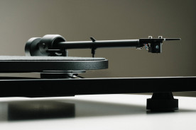 Pro-Ject E1.2 White Satin - gramofon analogowy