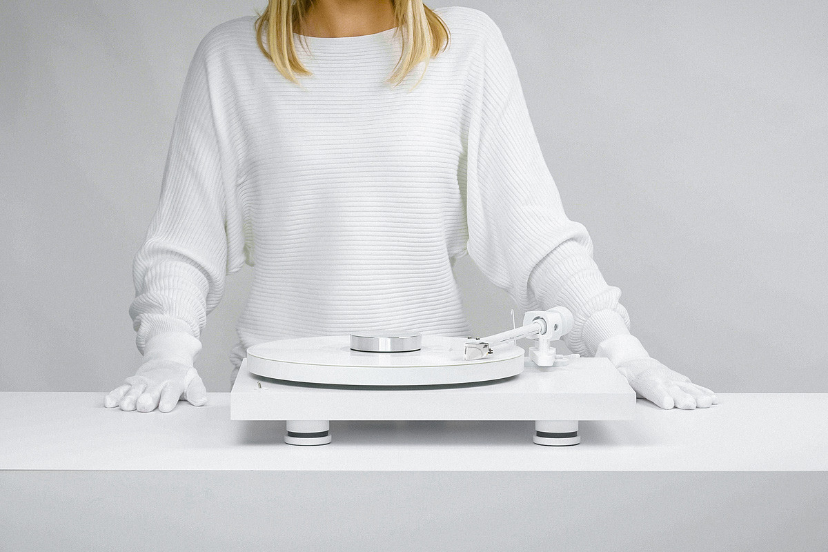 Pro-Ject Debut PRO White Edition - gramofon analogowy