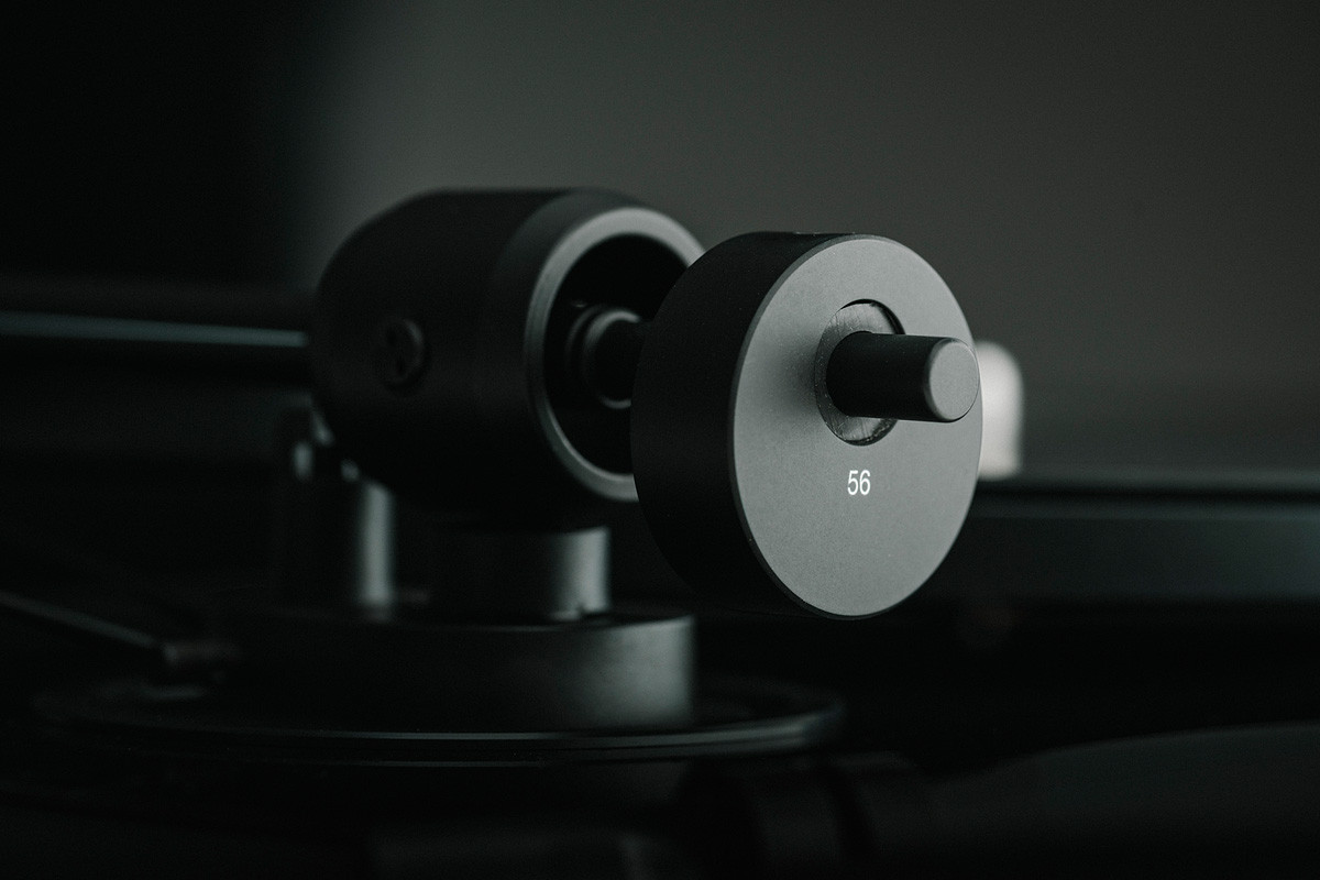 Pro-Ject E1.2 Walnut - gramofon analogowy