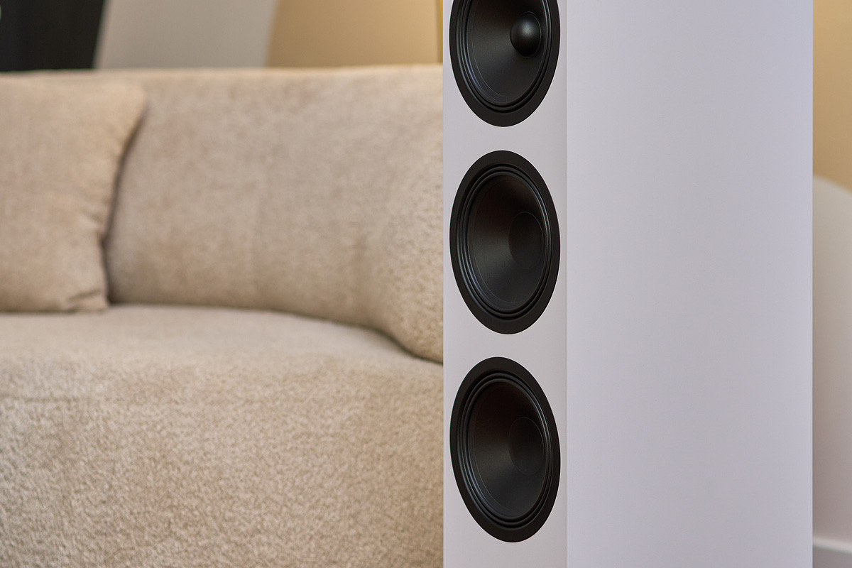 Indiana Line TESI 6 Mocha - kolumny podłogowe