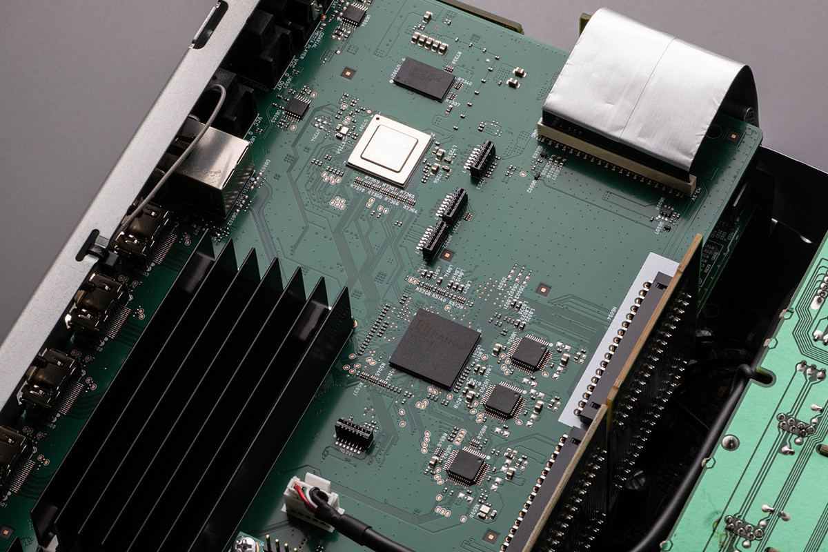 Denon AVC-X4800H Premium Silver - amplituner wielokanałowy