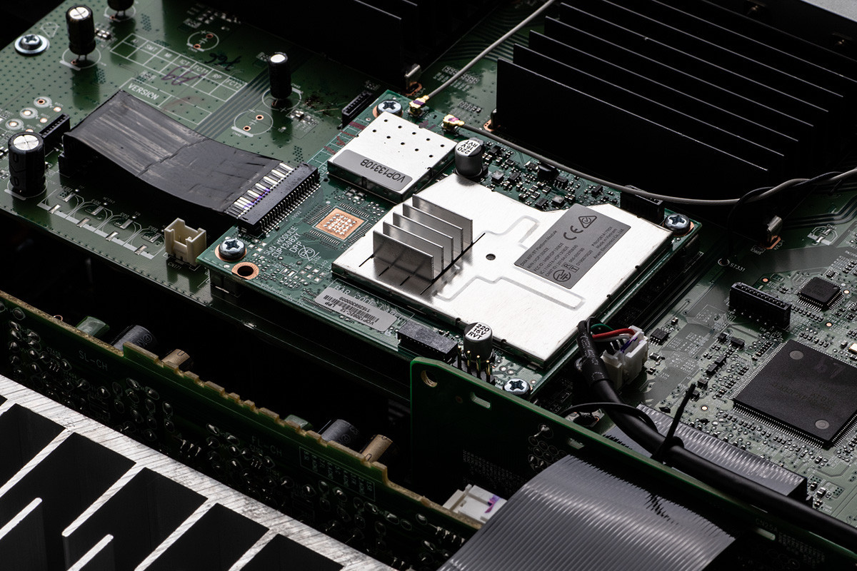 Denon AVC-X3800H - amplituner wielokanałowy