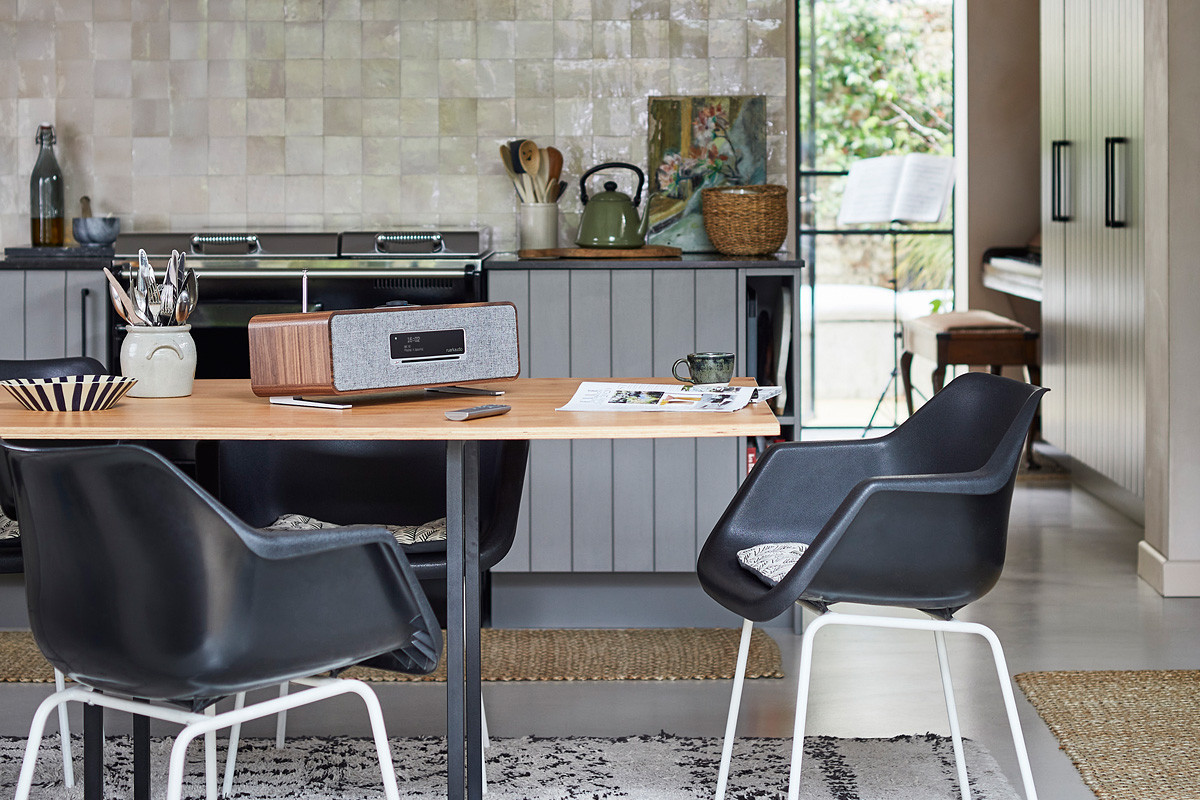 Ruark Audio R3S Rich Walnut - system audio typu "all-in-one"