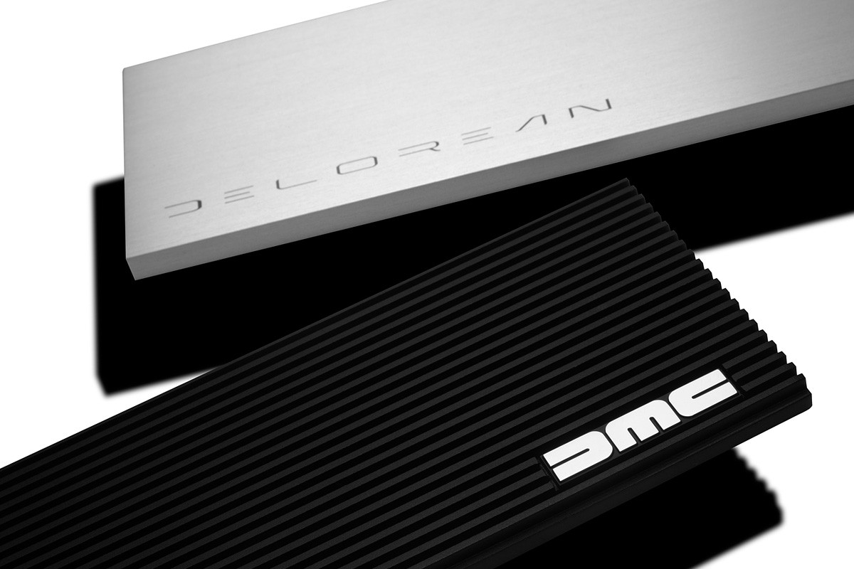 Cambridge Audio EVO 150 DeLorean Edition - system audio typu "all-in-one"