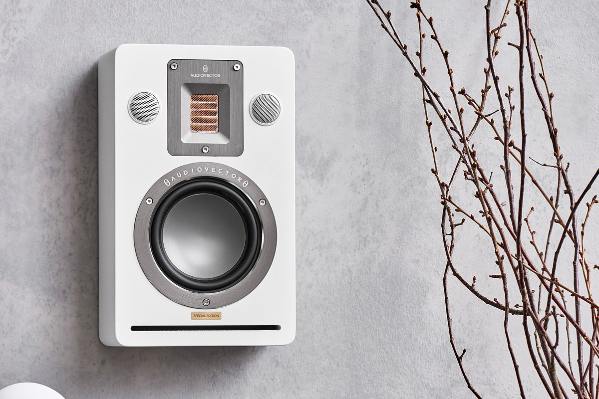 Audiovector QR Wall SE Black Piano - kolumna ścienna