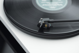 Pro-Ject Primary E White - gramofon analogowy