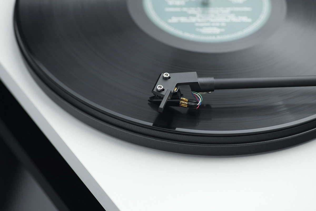 Pro-Ject Primary E White - gramofon analogowy