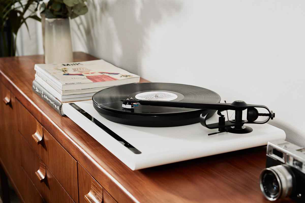 Roksan Attessa Turntable Satin White - gramofon analogowy