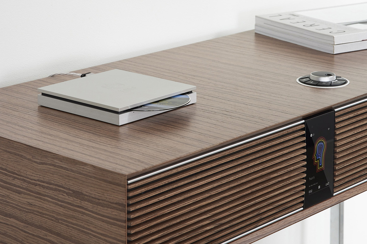 Ruark Audio R810 Walnut - system audio typu "all-in-one"