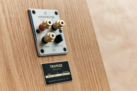 Audiovector Trapeze Reimagined White Silk - kolumny podłogowe