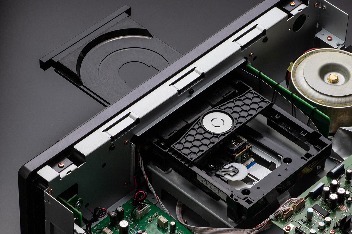 Marantz CD 50n Silver/Gold - odtwarzacz płyt CD